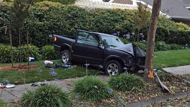 Driver Crashes Pickup Truck into Tree in Santa Rosa 