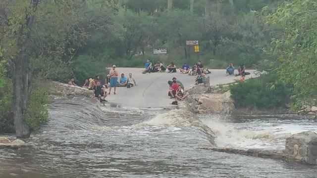 stranded-hikers.jpg 