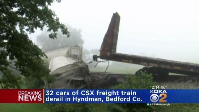 freight-train-derails.jpg 