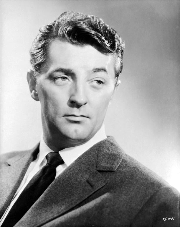 robert-mitchum-foreign-intrigue-portrait.jpg 