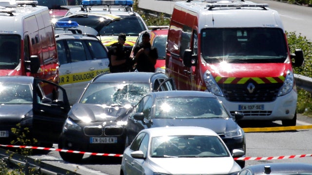 france-paris-car-attack.jpg 