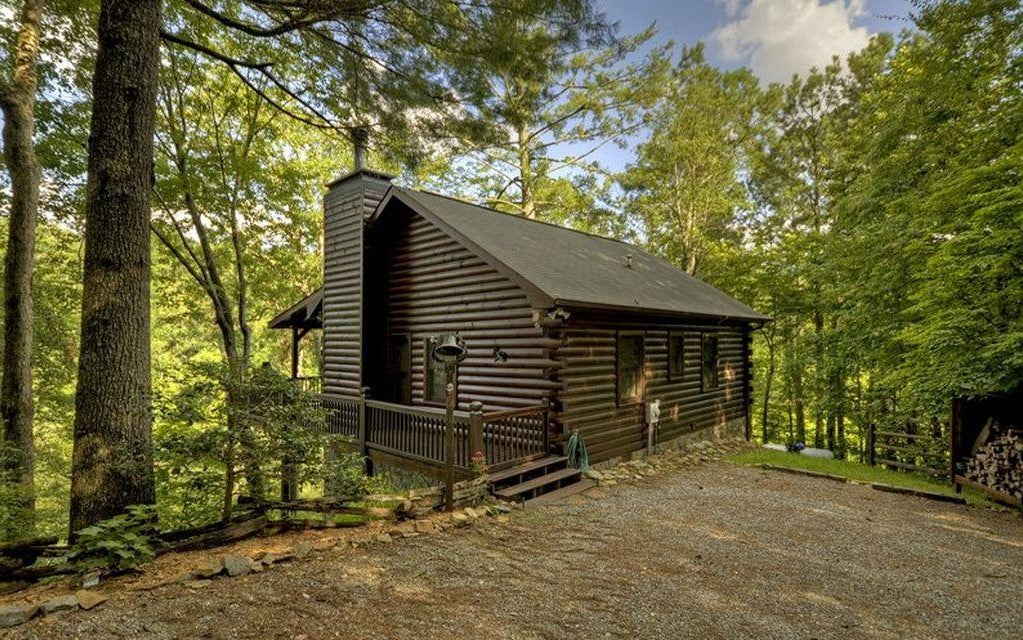 10 luxurious lake houses for less than 300,000