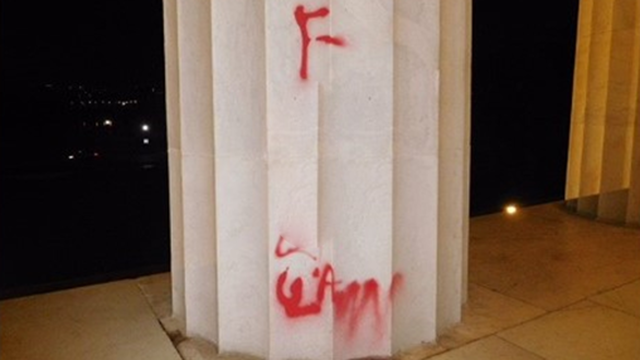 lincoln-memorial-vandalism.png 