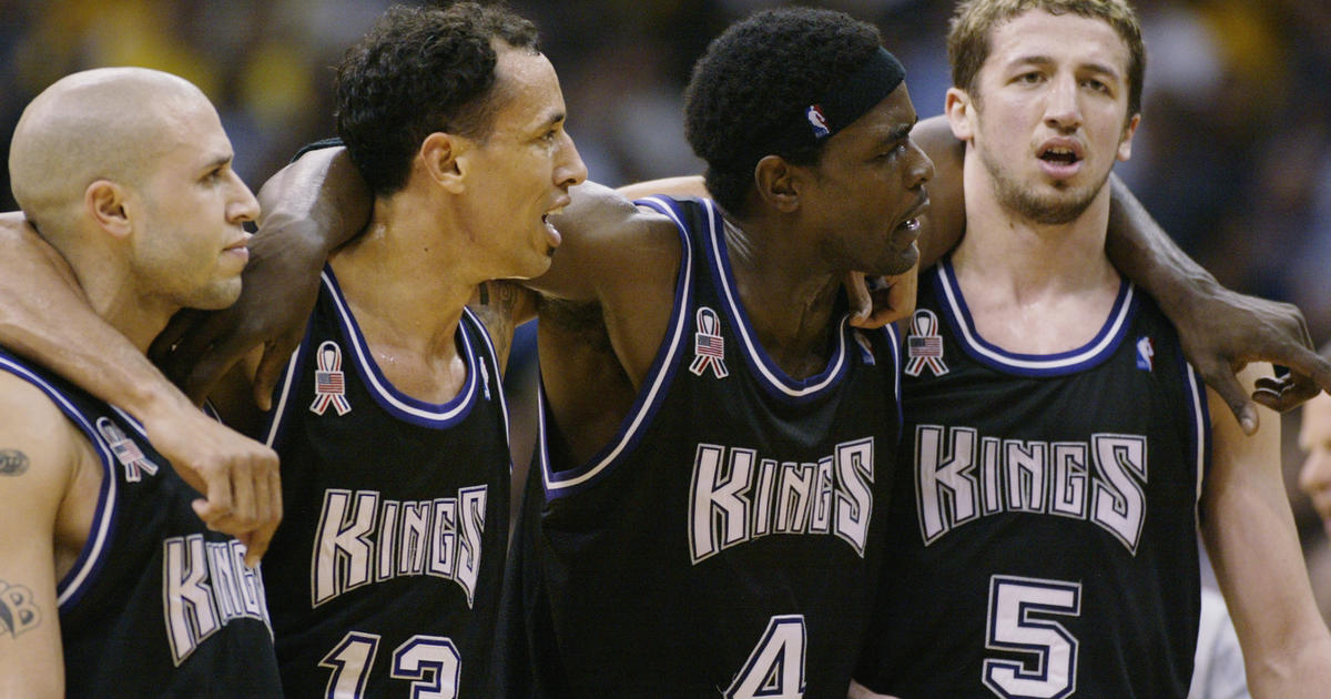 Timeless Sports on X: The 2001-2002 Sacramento Kings sticking