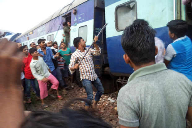 India Train Derails 