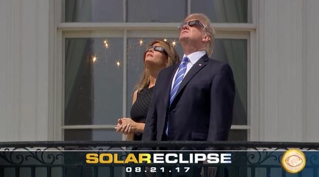 trump-watching-eclipse.jpg 