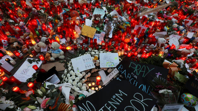 An impromptu memorial is seen where a van crashed into pedestrians at Las Ramblas in Barcelona 