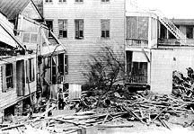 1893-sea-islands-hurricane-damaged-houses.jpg 