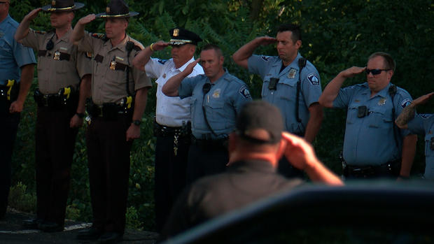 Law enforcement honors fallen Wayzata police officer 