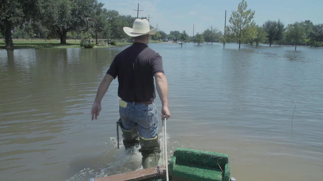 dustinpullingboat-1395339-640x360.jpg 