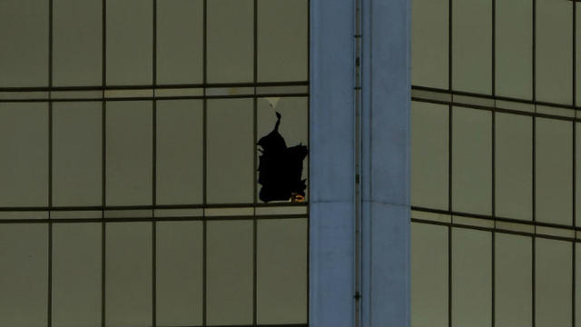 mandalay-hotel-gunman-photo-by-mark-ralston-getty-images.jpg 