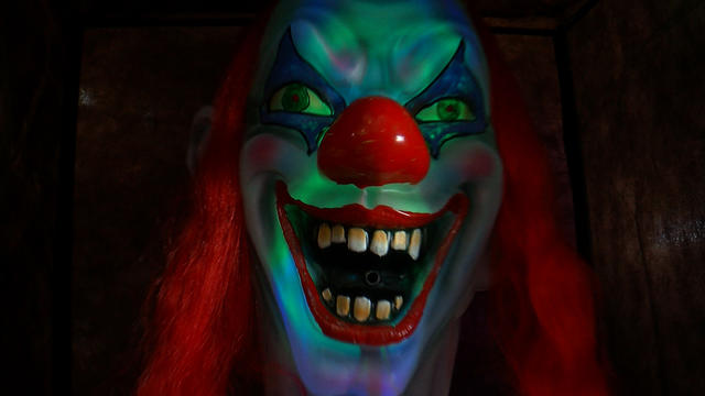 clown-halloween-mask.jpg 