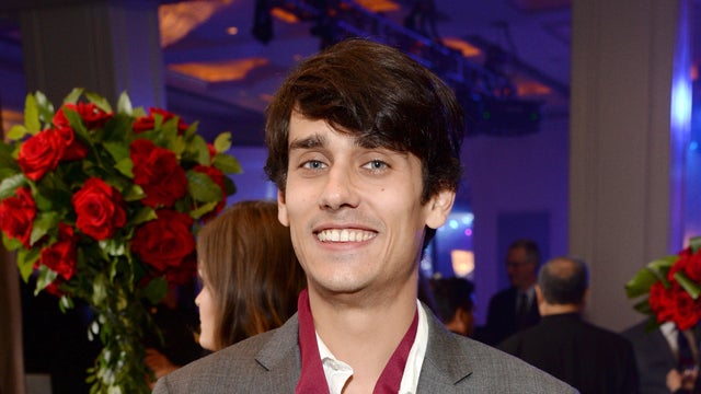 Broadcast Music, Inc (BMI) Honors Barry Manilow At The 65th Annual BMI Pop Awards - Inside 