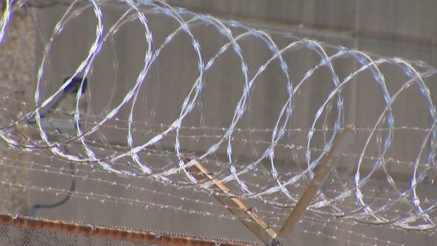 the-ungers-prison-razor-wire-620.jpg 
