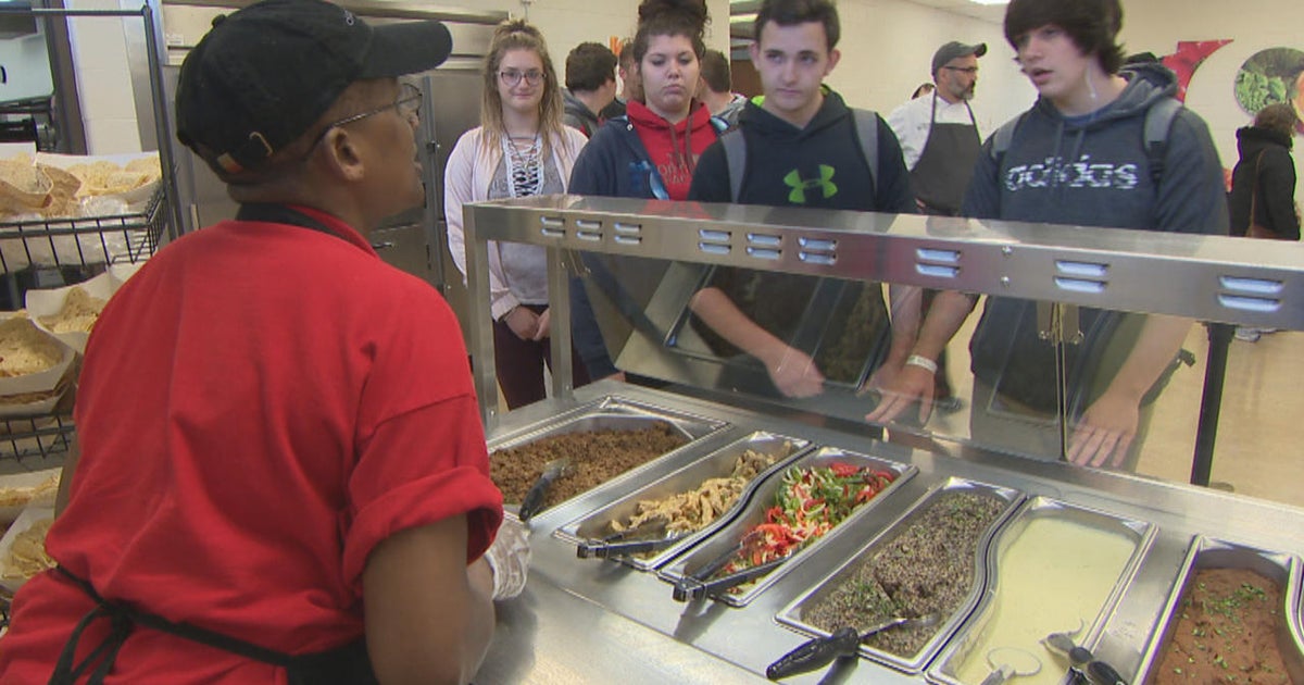 Conn. legislators agree to bring back free school lunches