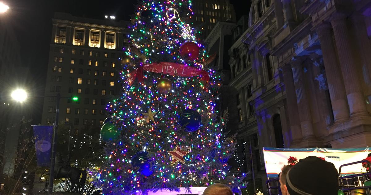 Crowds Gather For City Hall Tree Lighting CBS Philadelphia