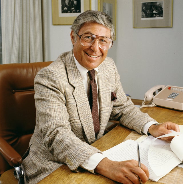 1-don-hewitt-at-his-desk-in-1986.jpg 
