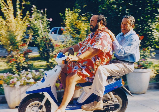 7-wallace-pavarotti.jpg 
