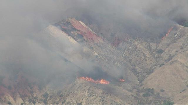 171205-santa-clarita-fire-interstate-5-aerial.jpg 