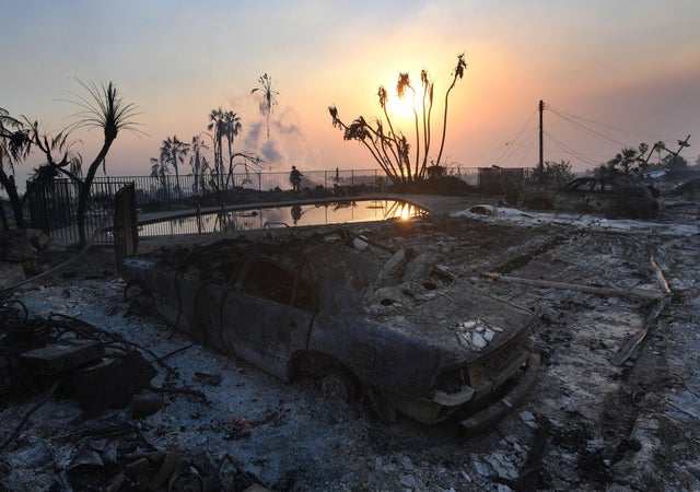 TOPSHOT-US-WEATHER-FIRES-CALIFORNIA