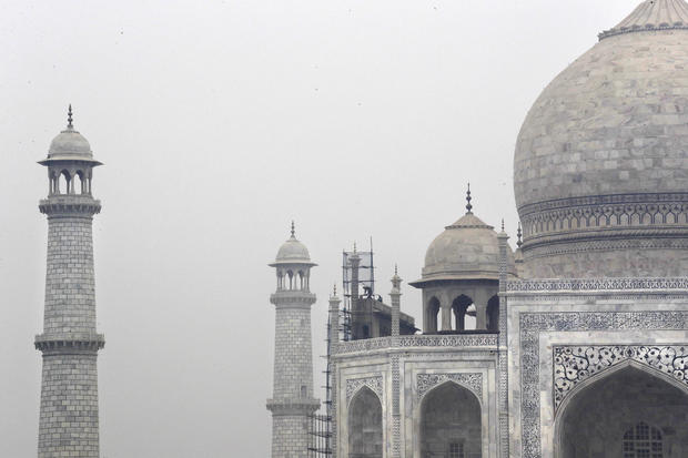 India Taj Mahal Cleaning 