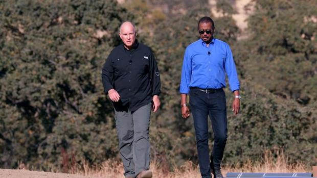 California Governor Jerry Brown and correspondent Bill Whitaker 
