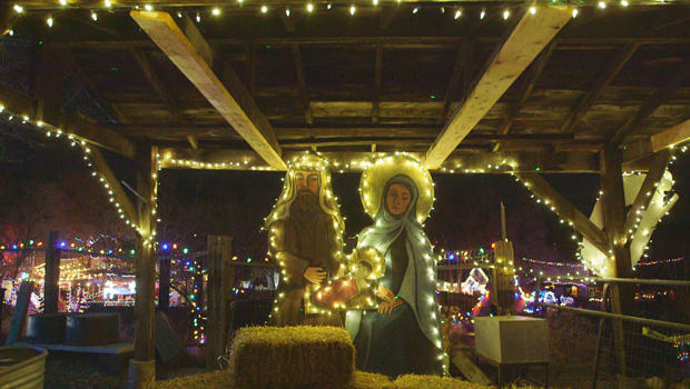 madrid-new-mexico-christmas-lights-nativity-scene-620.jpg 