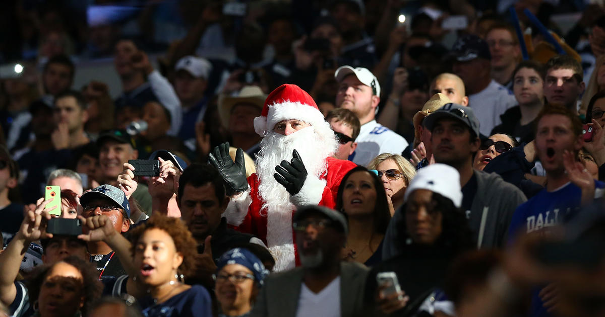 Santa Looks To Bury The Hatchet With A Snowball In Hilarious Eagles Video -  CBS Philadelphia