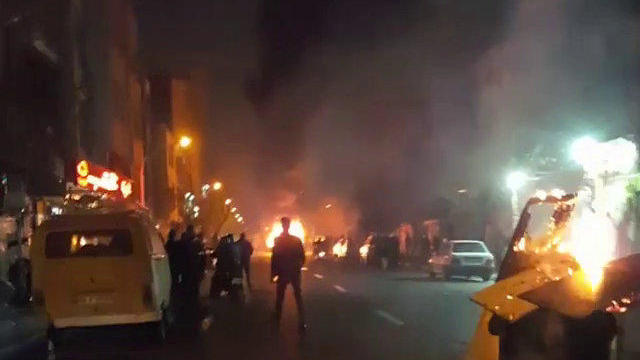 People protest in Tehran 