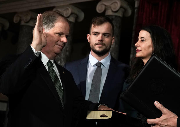 Newly Elected Senators Doug Jones And Tina Smith Sworn Into Senate 