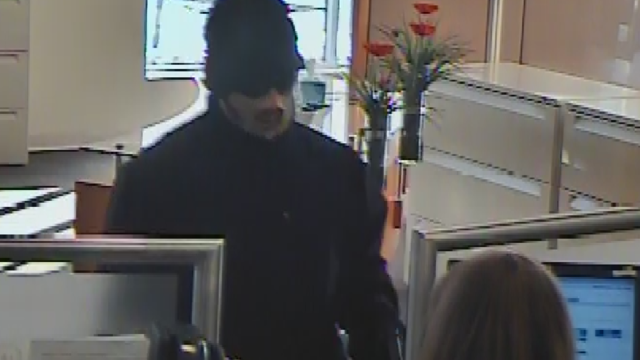 bank-robbery-suspect-pic-1.png 