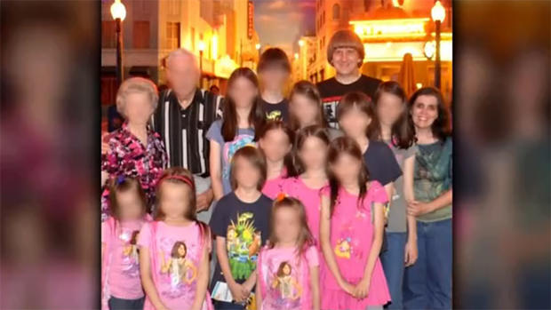 Turpin Family Photo Shows Abused Children with Faces Blurred (CBS) 