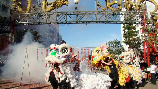 golden-dragon-chinese-new-year-parade.jpg 