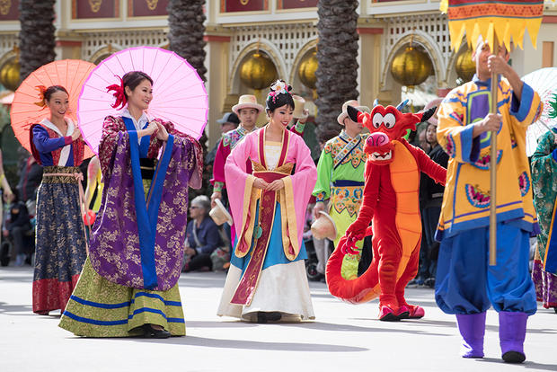Lunar New Year-Matt Petit:Disneyland Resort - VERIFIED 