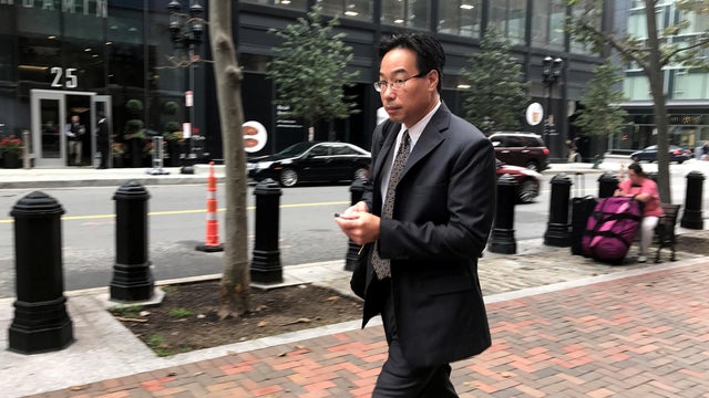 Former New England Compounding Center supervisory pharmacist Glenn Chin enters the federal court in Boston 