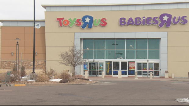 TOYS R US NOT CLOSING 5VO_frame_326 