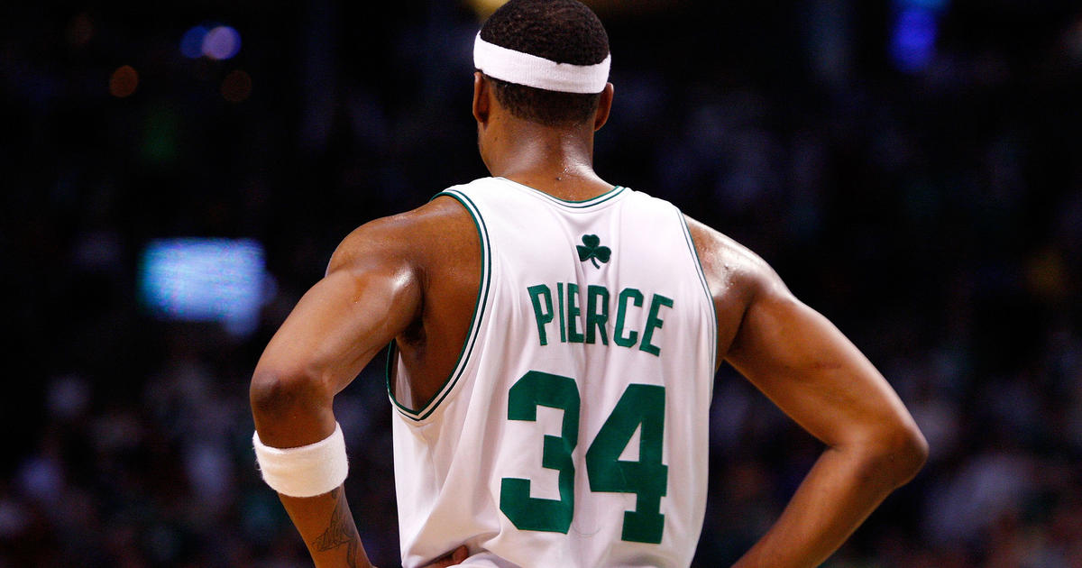 Pierce joins Celtics legends as team retires his No. 34