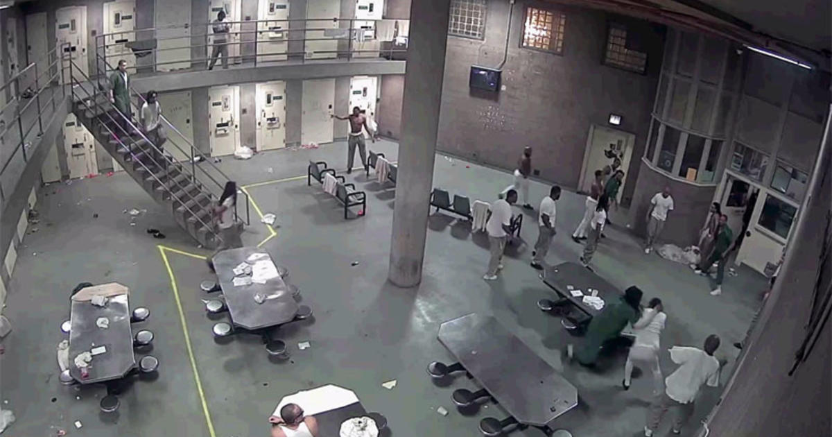16 Cook County Jail Inmates Indicted For Brawl CBS Chicago