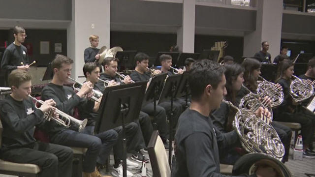 180304-cbsny-stoneman-douglas-students-carnegia-hall.jpg 