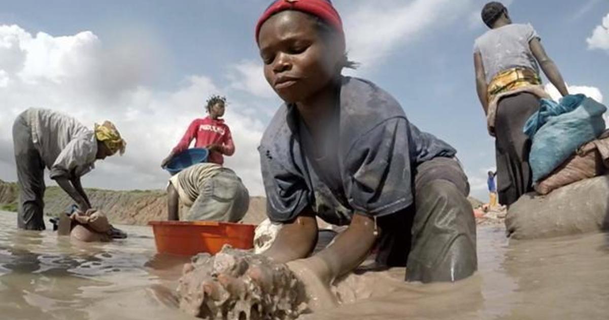 Children mining cobalt in Democratic Republic of Congo, CBS News  investigation finds - CBS News