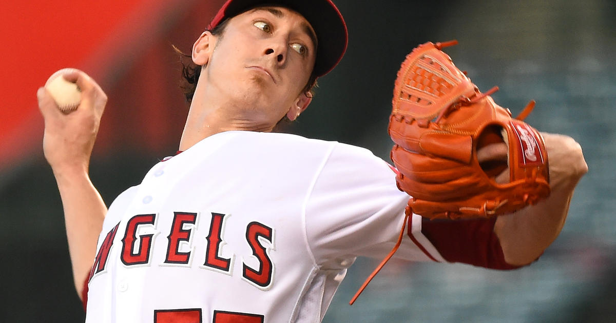 Lincecum to wear 44 with Rangers in honor of late brother