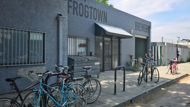 frogtown-brewery-outside.jpg 