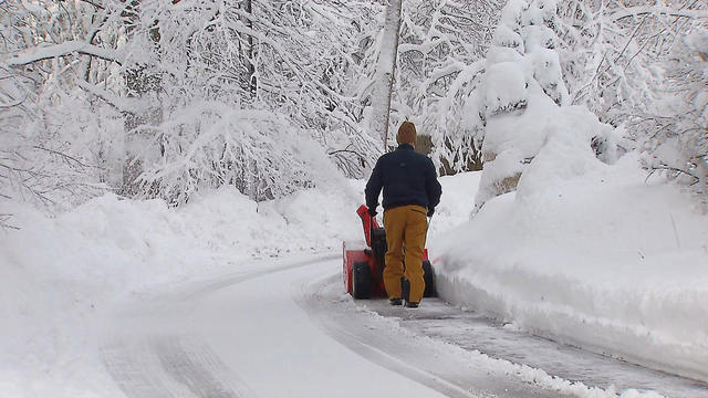 snowblowing.jpg 