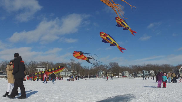 color-the-wind-kite-festival-clear-lake-iowa-a-620.jpg 