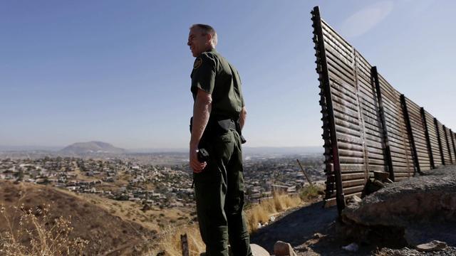 0404-en-garrett-troopsborder-1538477-640x360.jpg 
