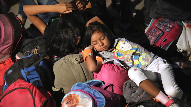 central-american-asylum-seekers-951141070.jpg 