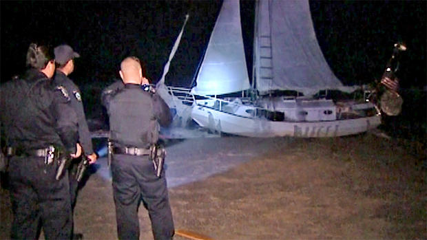 Sailboat Runs Aground in Pacifica 