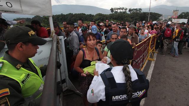 cbsn-fusion-venezuelan-refugees-testing-the-capacity-of-neighboring-countries-thumbnail-1559072-640x360.jpg 