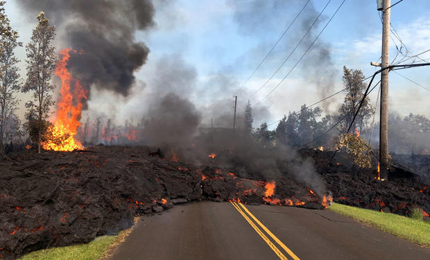 Hundreds Forced To Evacuate After Hawaii's Kilauea Volcano Erupts 