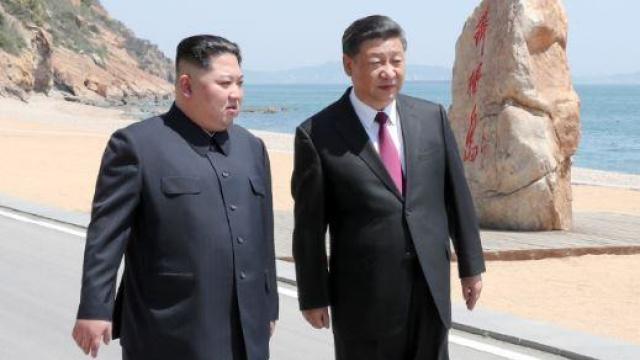 kim-jong-un-xi-jinping-dalian-ap-18128419364788.jpg 